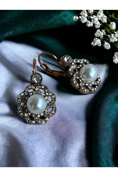 Kristal Taşlı Çiçek Figür İnci Küpe - Resim 11