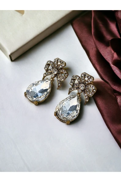 Zirkon Taşlı Fiyonk Küpe ürün görseli