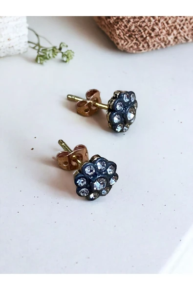 Zirkon Taşlı Küçük Papatya Figür Küpe ürün görseli