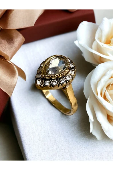 Kristal Taşlı Su Damlası Yüzük - Resim 3