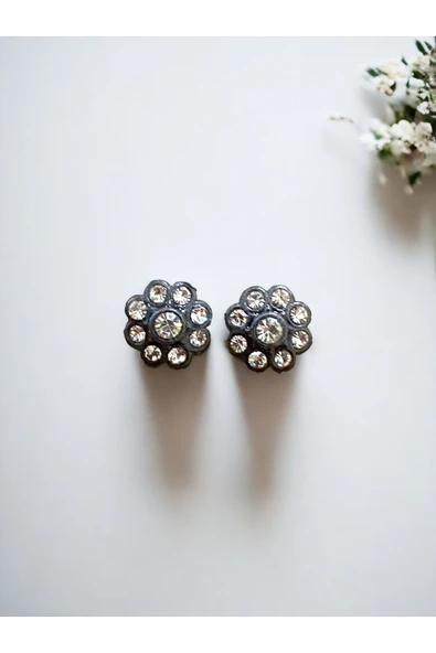 Zirkon Taşlı Küçük Papatya Figür Küpe - Resim 2