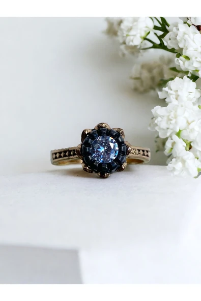 Elmas Montür Zirkon Taşlı Tektaş Yüzük ürün görseli