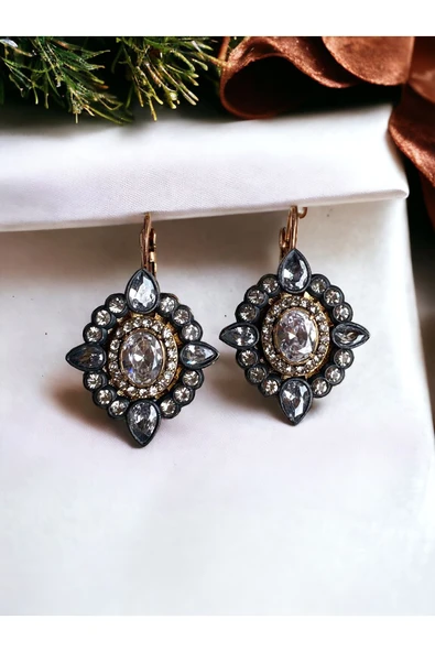 Zirkon Taşlı Elmas Montür Küpe ürün görseli