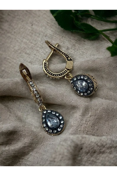 Zirkon Taşlı Oval Kesim Sallantılı Küpe - Resim 2
