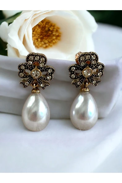 Kristal Taşlı Fiyonk Figürlü İnci Küpe - 2
