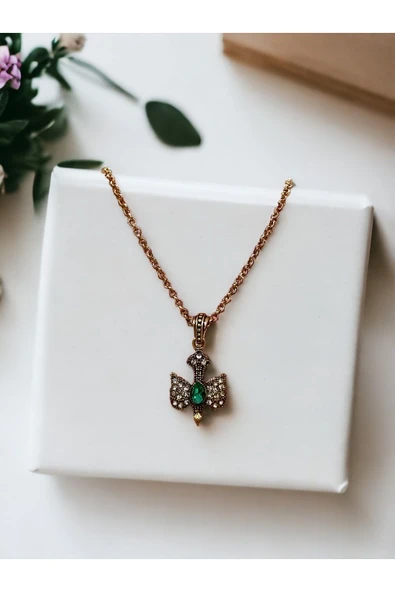 Zümrüt Yeşil Kristal Taşlı Kırlangıç Figürü Kolye ürün görseli