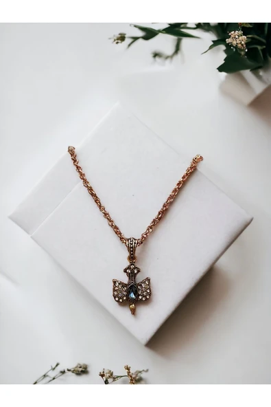 Zümrüt Yeşil Kristal Taşlı Kırlangıç Figürü Kolye - Resim 8