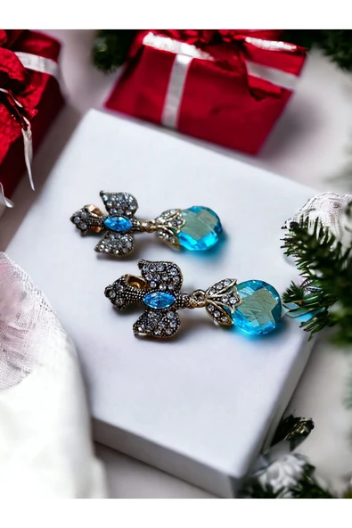 Kedi Gözü Kristal Taş Sallantılı Kırlangıç Figürü Küpe ürün görseli