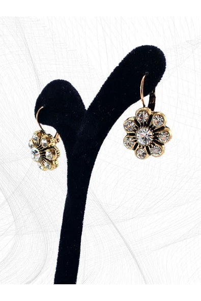 Papatya Model Zirkon Taşlı Küpe - Resim 5