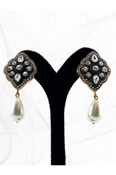 Elmas Kesim Zirkon Taşlı Küpe - Resim 4