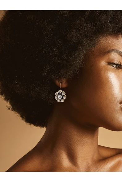 Papatya Model Zirkon Taşlı Küpe - Resim 3