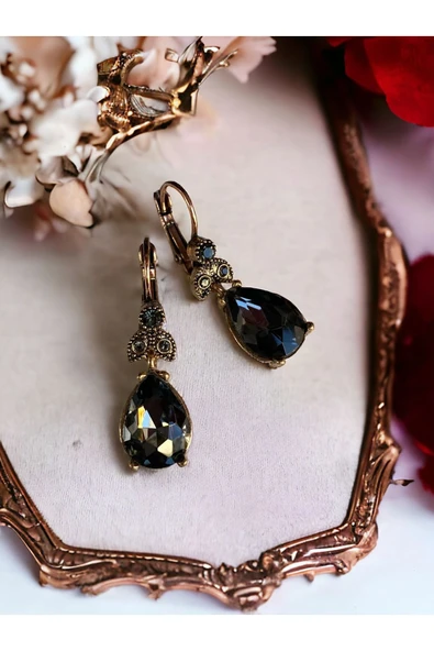 Kristal Taşlı Su Damlası Sallantılı Küpe - Resim 7