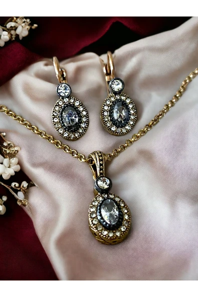 Oval Kesim Zirkon Taşlı Set ürün görseli
