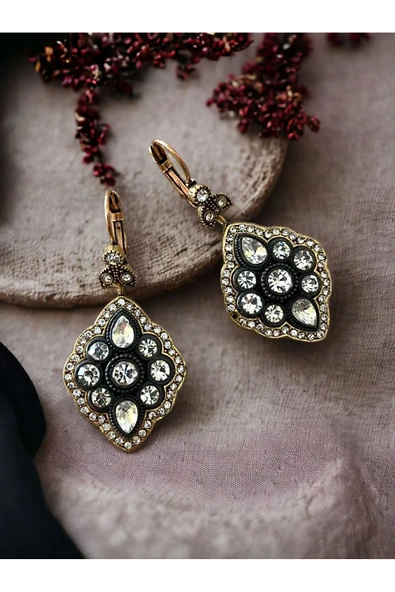 Elmas Kesim Zirkon Taşlı Küpe ürün görseli