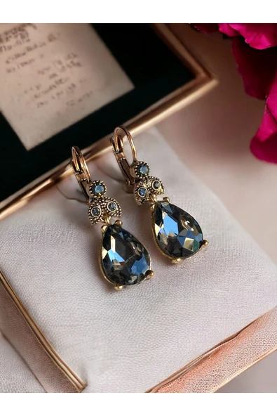 Kristal Taşlı Su Damlası Sallantılı Küpe - Resim 8