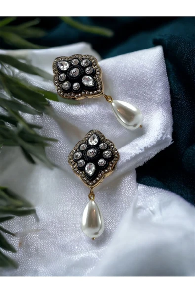 Elmas Kesim Zirkon Taşlı Küpe - Resim 2