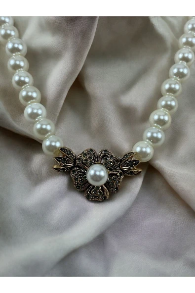 Beyaz Kristal Taşlı Yonca Figür İnci Kolye - Resim 6