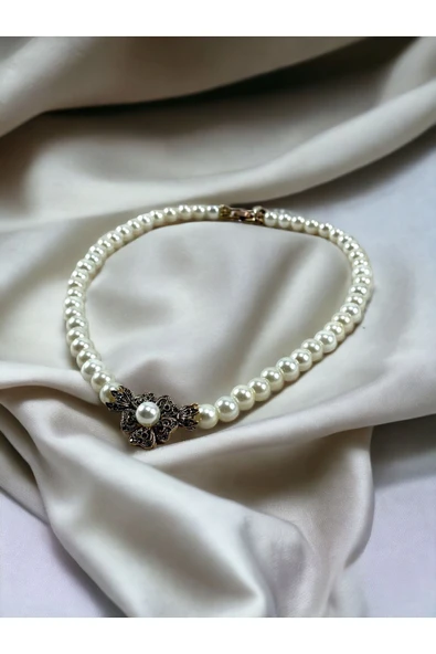 Beyaz Kristal Taşlı Yonca Figür İnci Kolye - Resim 5