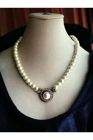 Kristal Taşlı Yuvarlak Inci Kolye ürün görseli