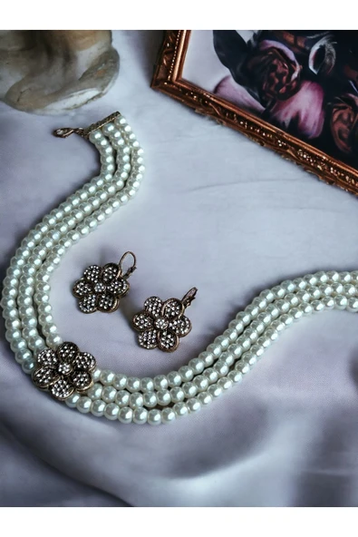 Kristal Taşlı Çiçek Figür İnci Kolye , Küpe Seti