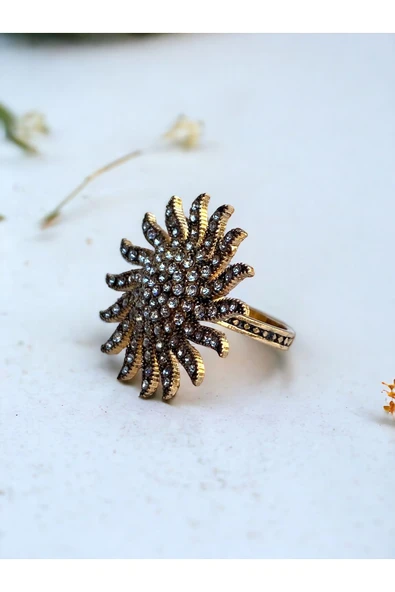 Zirkon Taşlı Güneş Figür Yüzük ürün görseli