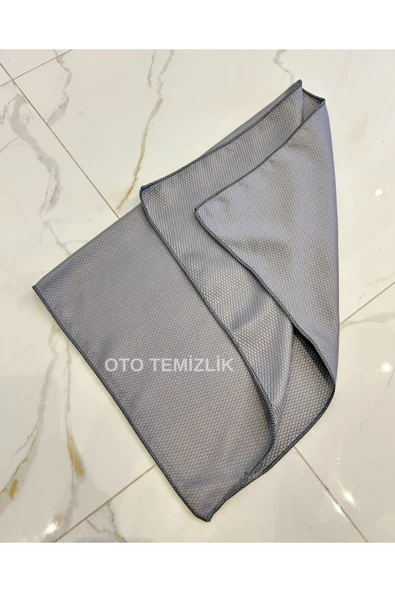 2'li Oto Yıkama Seti: Mikrofiber Araba Yıkama Eldiveni ve Cam Bezi 50x70cm - İz ve Leke Bırakmaz - 3