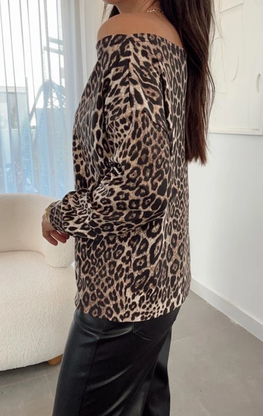 Kadın Kayık Yaka Leopar Desenli Bluz - 2