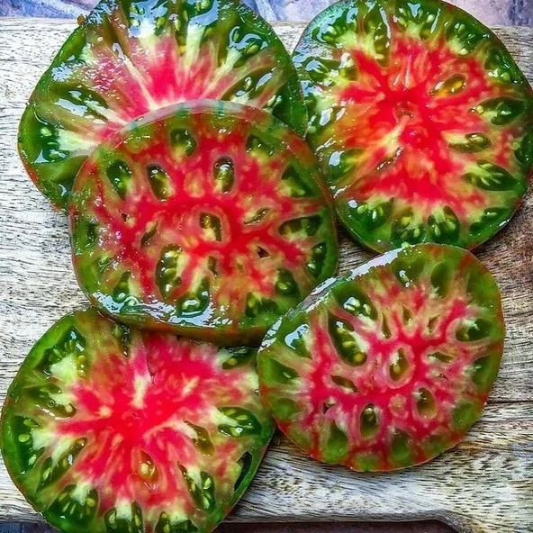 Yeşil Kırmızı Etli Ananas Noir Domates Tohumu (15 Tohum)