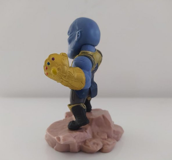 Thanos Avengers 3D Figür Oyuncak Masaüstü Süsü Biblo 10 cm - 3
