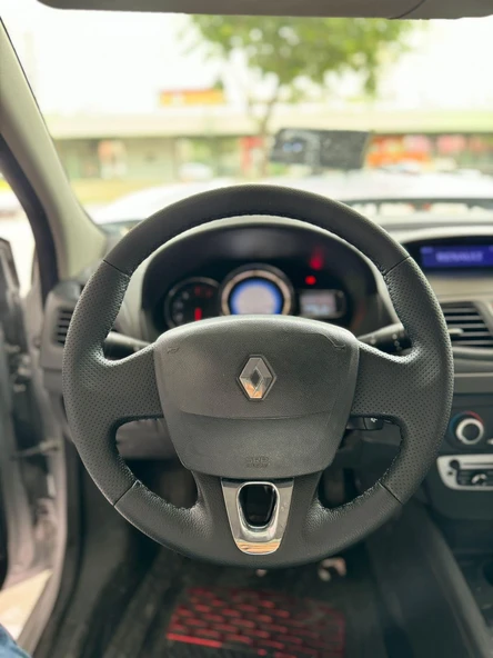 Fluence Araca Özel Direksiyon Kılıfı Tuşsuz Kapaklı Aracınızın Direksiyonuyla Teyit Ediniz ürün görseli