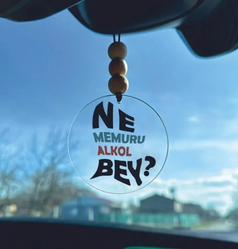 Ne Memuru Alkol Bey Dikiz Aynası Süsü