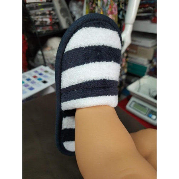 HAVLU BANYO TERLİĞİ (ÇOCUK İÇİN) - ÜZERİNDE : ‘’SİYAH BEYAZ ÇİZGİLİ'' RENK: SİYAH/BEYAZ - 5