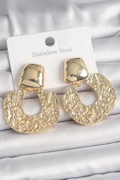 Pirinç Gold Renk Sallantı İşlemeli Plaka Model Kadın Küpe - TJ-BKP10067