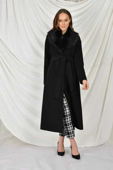 Kürk Yakalı Kadın Kaban ürün görseli 1