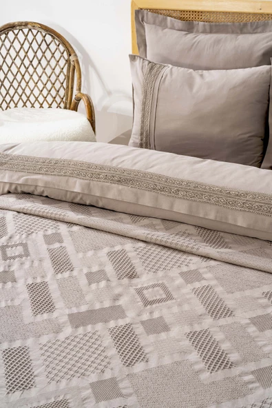 Rivaİstanbul Freya Vizon Güpürlü %100 Pamuklu Çift Kişilik Nevresimli Pike Seti - 7 Parça Çeyiz Seti - Resim 4