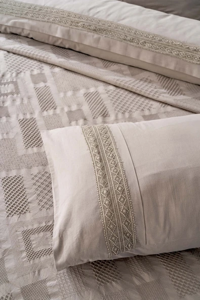 Rivaİstanbul Freya Vizon Güpürlü %100 Pamuklu Çift Kişilik Nevresimli Pike Seti - 7 Parça Çeyiz Seti - Resim 6