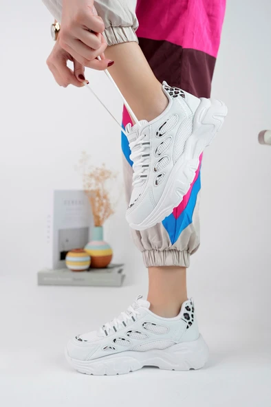 Günlük Kadın Spor Ayakkabı Bağcık Yüksek Kalın Taban Nefes Alan Oval Burun Rahat Hafif Sneaker 1001 - 9