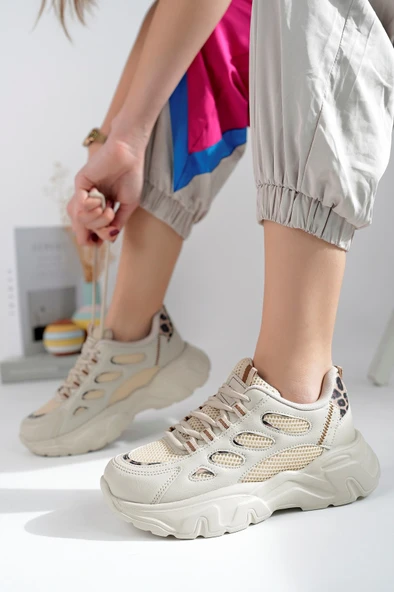 Günlük Kadın Spor Ayakkabı Bağcık Yüksek Kalın Taban Nefes Alan Oval Burun Rahat Hafif Sneaker 1001 - 4