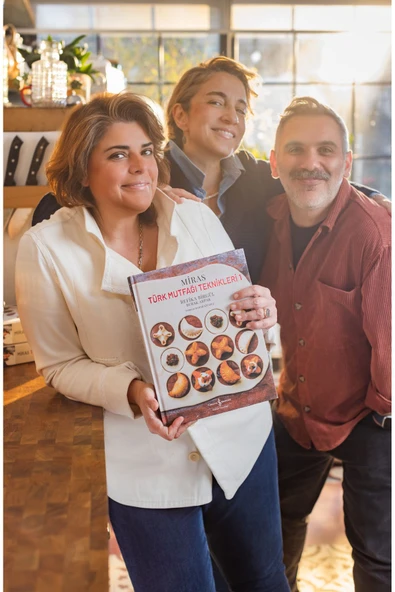 TÜRKİYE İŞ BANKASI KÜLTÜR YAYINLARI Miras Türk Mutfağı Teknikleri 1 Karton Kapak - Refika Birgül - 4