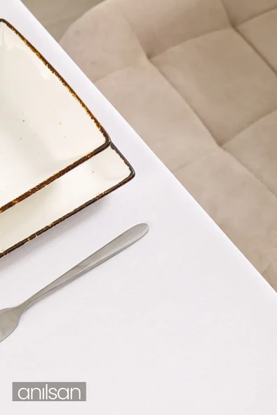 Beyaz Leke Tutmaz Masa Örtüsü 100x100 – Dayanıklı ve Kolay Temizlenebilir Şık Masa Örtüsü Seçenekleri - 6