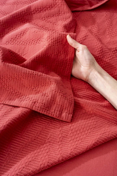 Rivaİstanbul Noris Nar Çiçeği Çift Kişilik %100 Pamuklu Nakışlı Nevresimli Pike Takımı - 7 Parça Çeyiz Seti - Resim 6