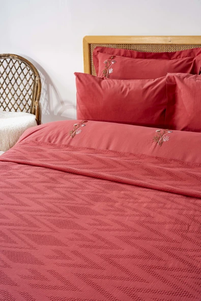 Rivaİstanbul Noris Nar Çiçeği Çift Kişilik %100 Pamuklu Nakışlı Nevresimli Pike Takımı - 7 Parça Çeyiz Seti - Resim 3