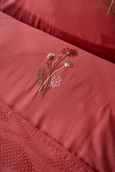 Rivaİstanbul Noris Nar Çiçeği Çift Kişilik %100 Pamuklu Nakışlı Nevresimli Pike Takımı - 7 Parça Çeyiz Seti - Resim 4