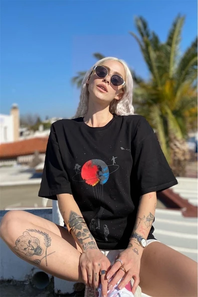 Evren Temalı Tasarım Tshirt ürün görseli