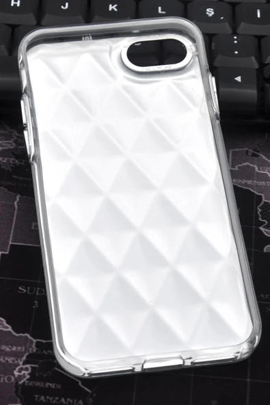 iPhone 7 / 8 Uyumlu Baklava Desenli Pırlanta Taşlı Sert Kapak Kılıf Beyaz - Resim 6