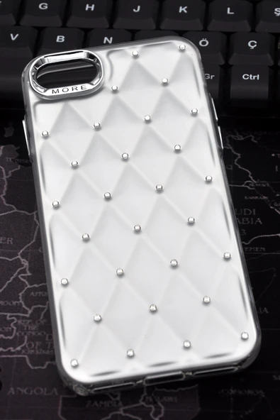 iPhone 7 Plus / 8 Plus Uyumlu Baklava Desenli Pırlanta Taşlı Sert Kapak Kılıf Beyaz ürün görseli