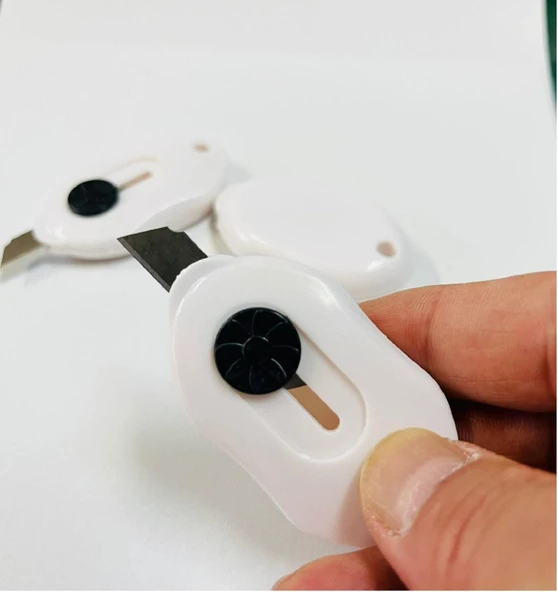 SRTfootcare 3 Ü BİR ARADA BEYAZ Taşınabilir Sevimli Falçata - Maket Bıçağı - 5