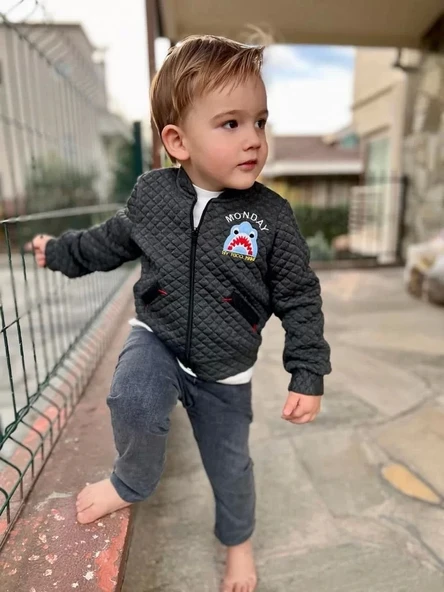 Eterelle 4-5-6 Yaş Kot Pantolonlu Pilot Mont Uzun Kollu Penye Sweat 3lü Erkek Çocuk Takımı Gri - 2