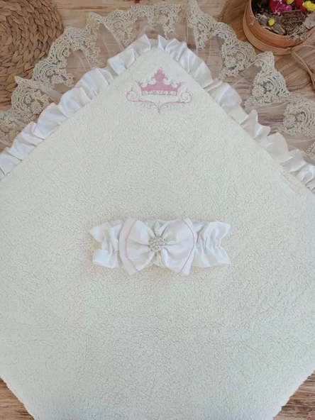 Eterelle Yenidoğan Wool Yün Kumaş Taç Nakışlı Güpür Duvaklı Fiyonk Prizma Taş Unisex Kundak Bebek Battaniyesi Pembe - 3