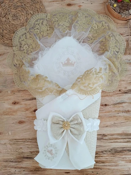 Eterelle Yenidoğan Titi Taç Nakışlı Plazma Taşlı Güpürlü Çift Fiyonk Duvaklı Trilüks Kundak Bebek Battaniyesi Gold